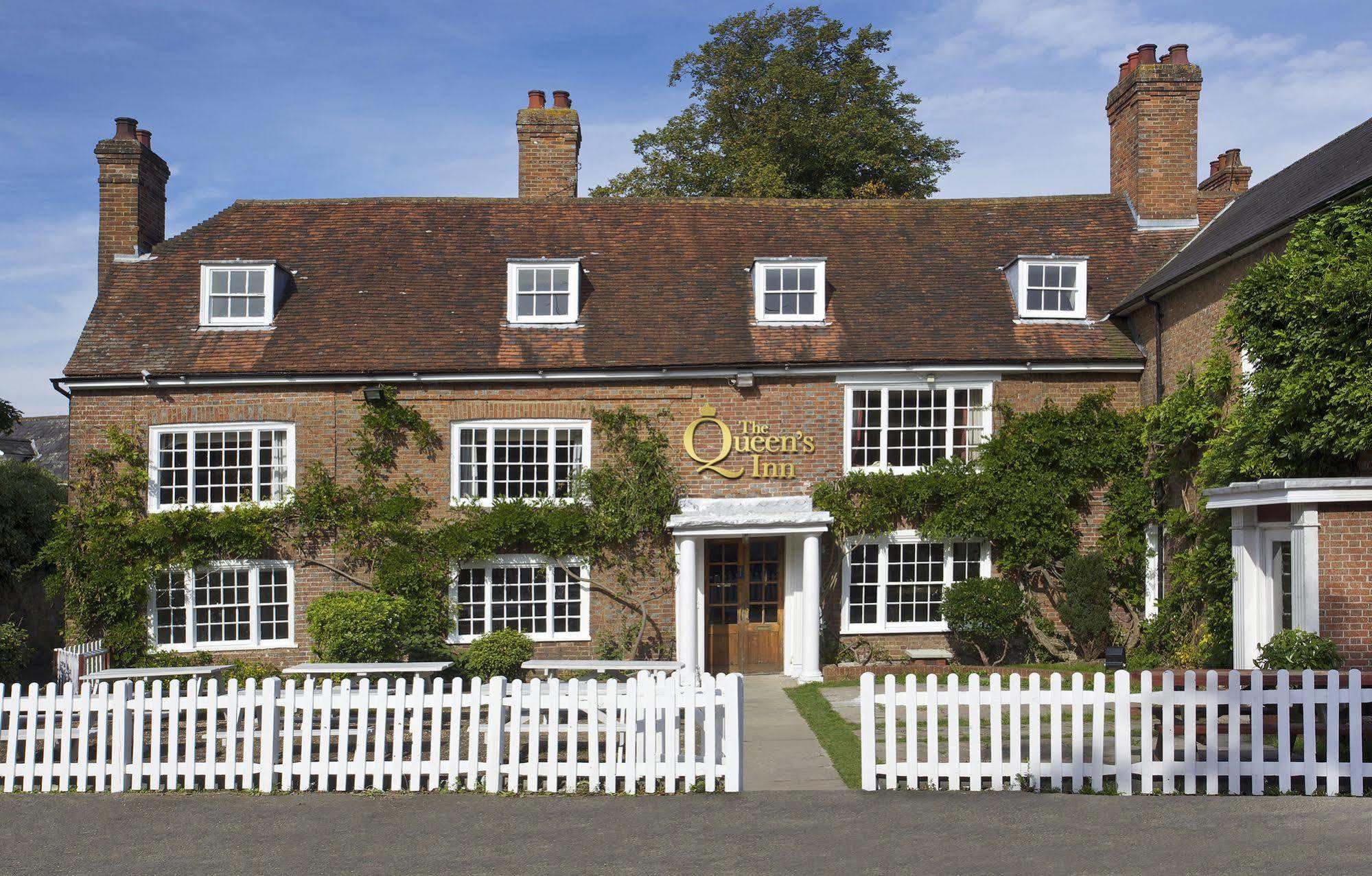 The Queen'S Inn Hawkhurst Exterior photo